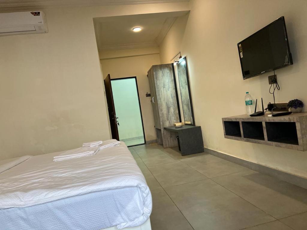 Coastal Bay Beach Resort Harnai Extérieur photo
