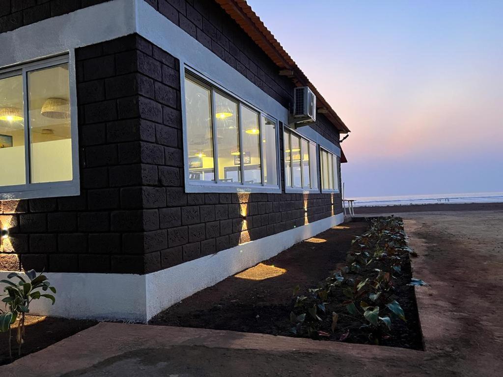 Coastal Bay Beach Resort Harnai Extérieur photo